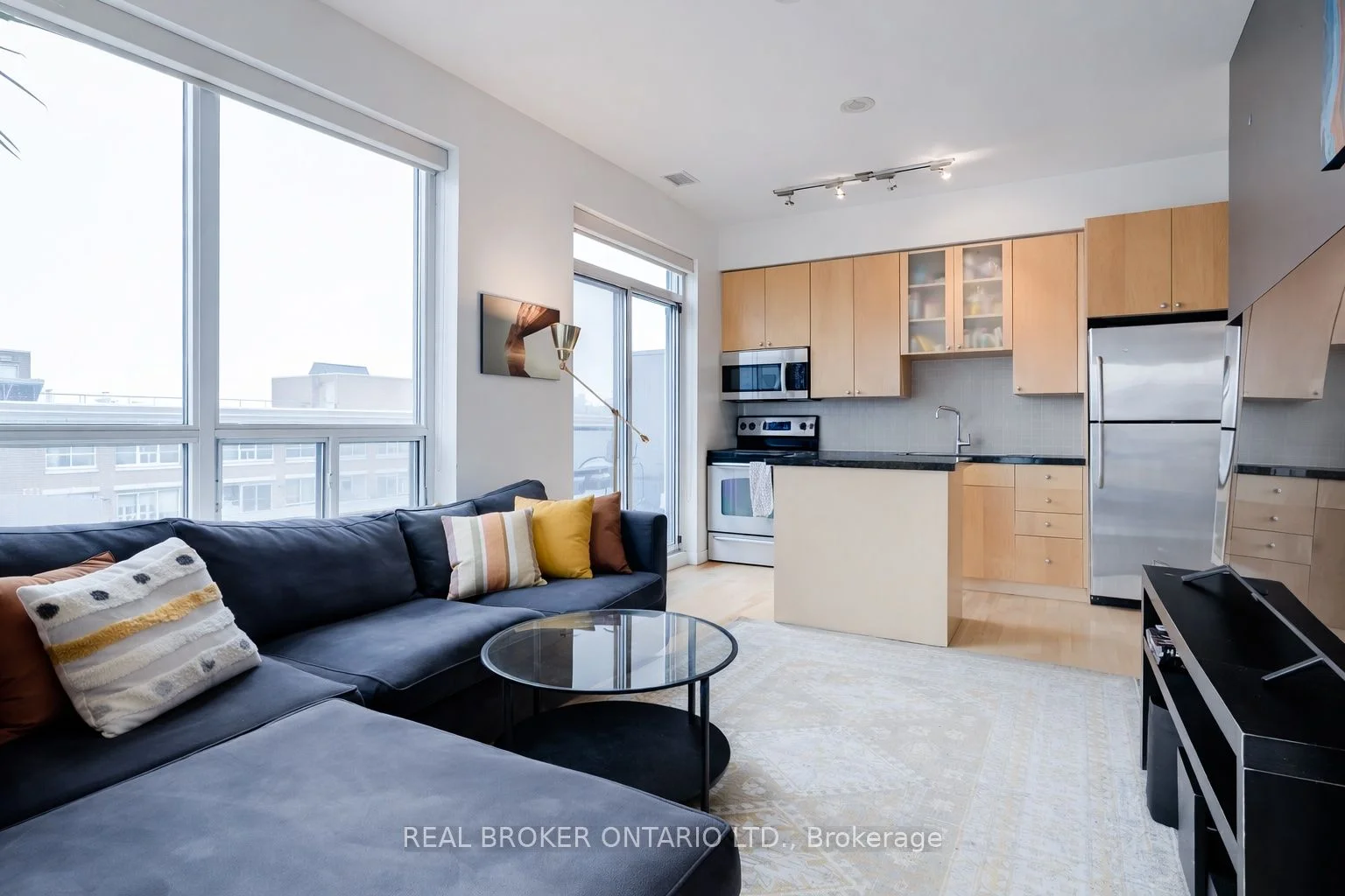 1005 King Street W 909, Toronto C01, ON M6K 3M8