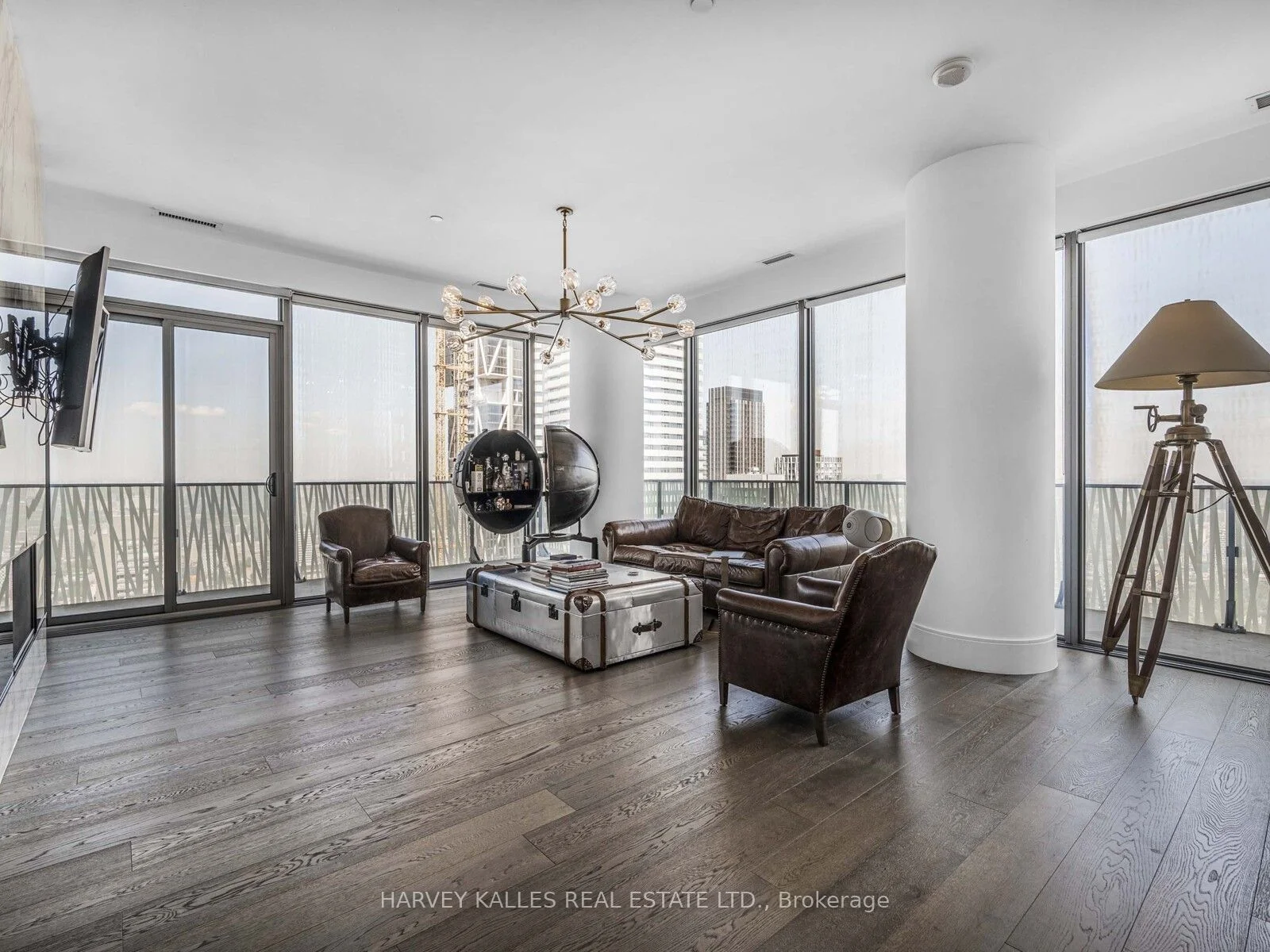 42 Charles Street E Ph 5605, Toronto C08, On M4y 1t4