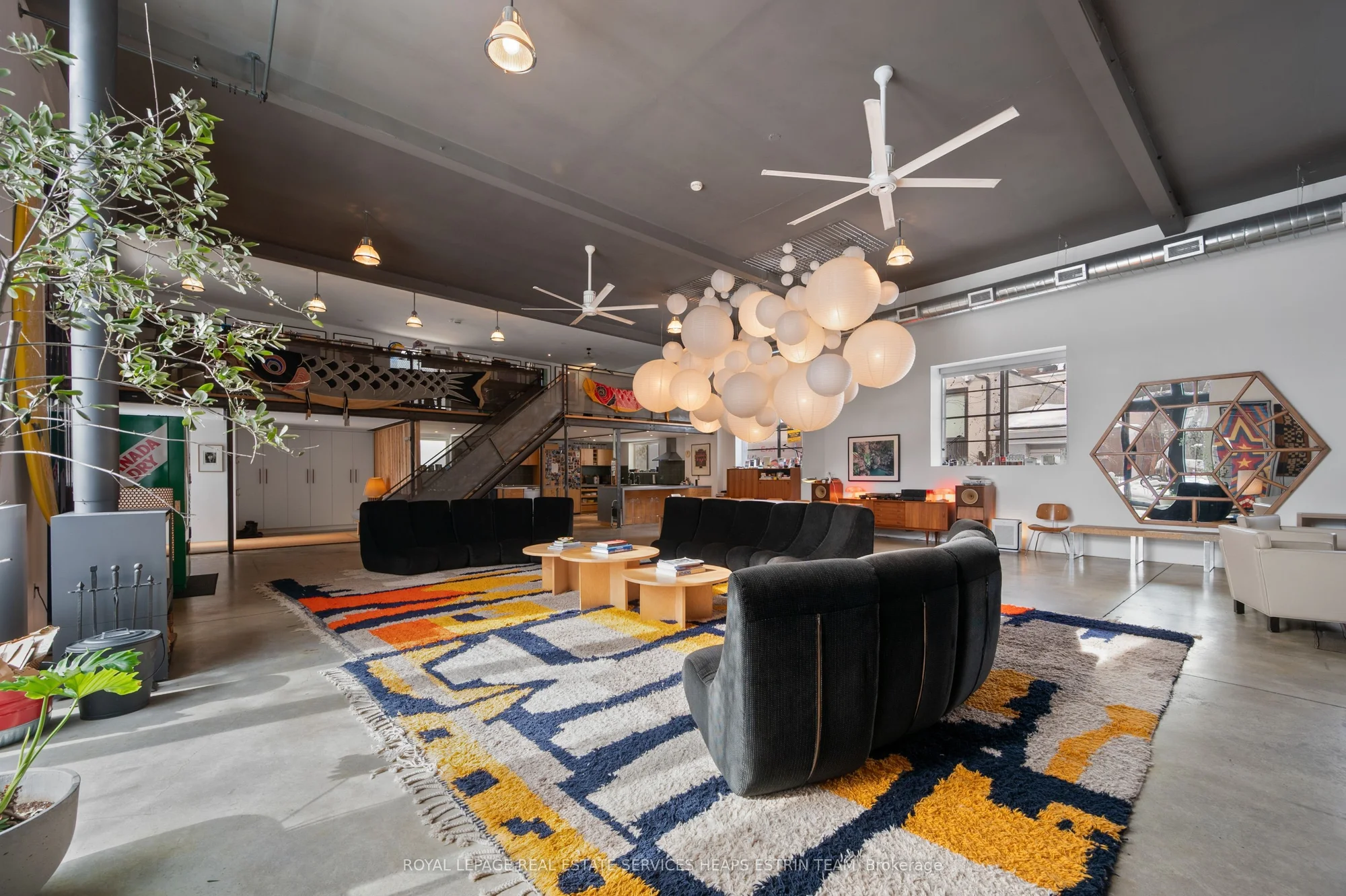 24 Treford Place, Toronto C01, On M6j 1z5