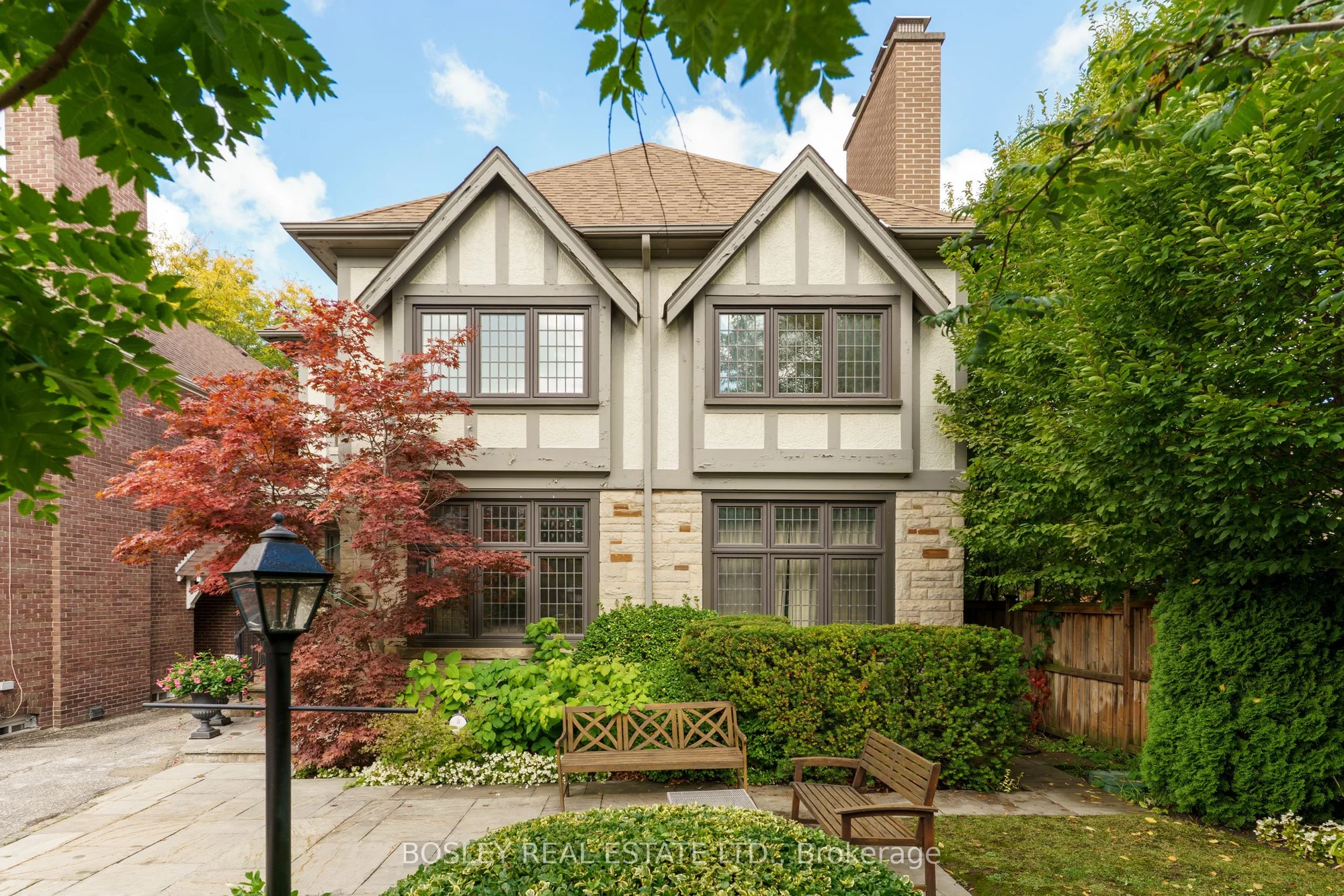 20 Coulson Avenue Upper, Toronto C03, ON M4V 1Y5