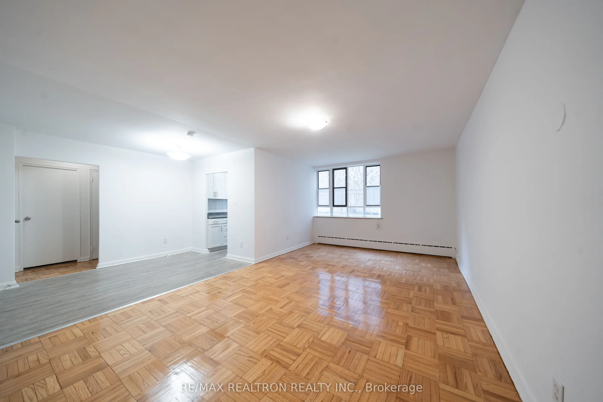 77 Erskine Avenue M7, Toronto C10, ON M4P 1Y5