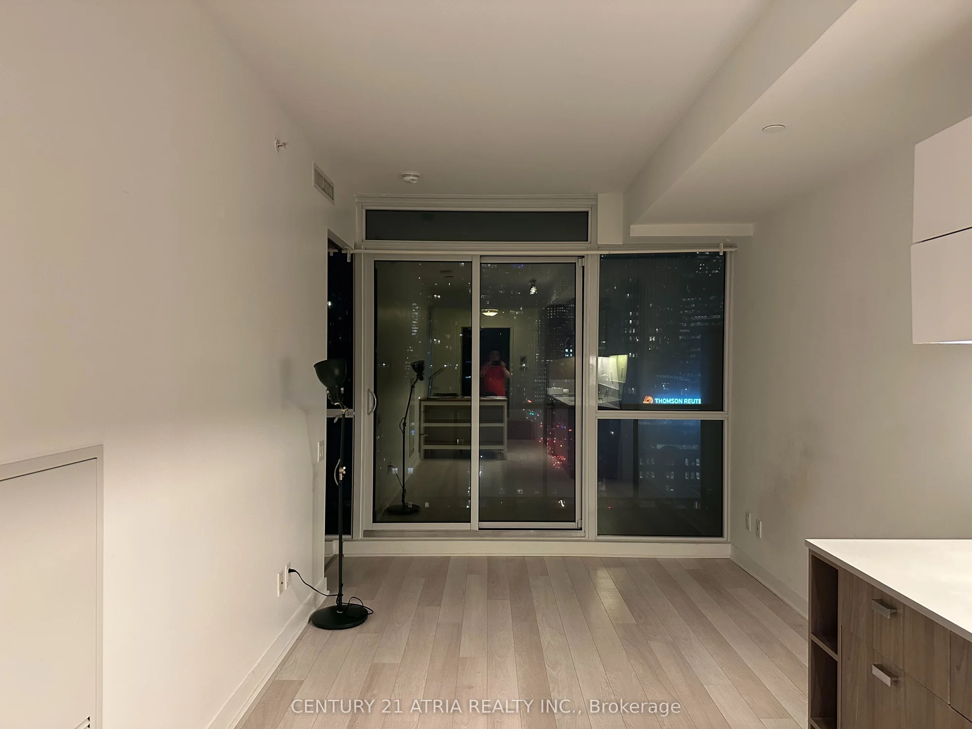 290 Adelaide Street 1508, Toronto C01, ON M5V 1P6