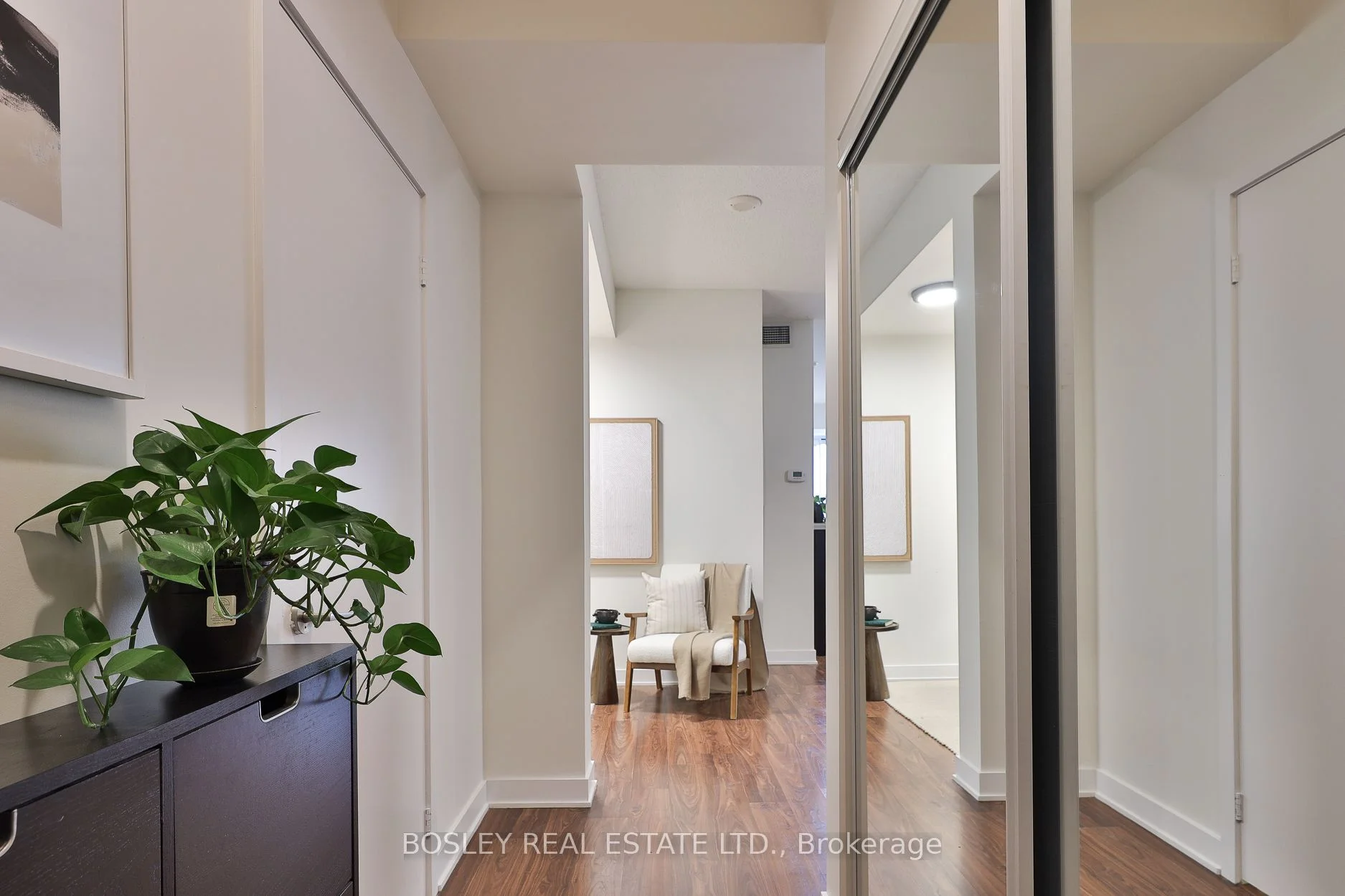 260 Sackville Street 315, Toronto C08, ON M5A 0B3