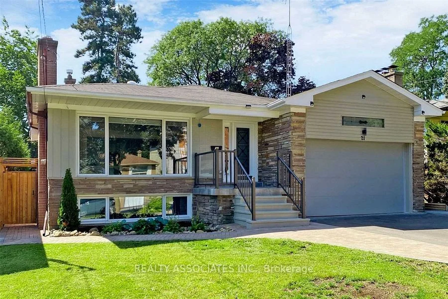 21 Burleigh Heights Drive, Toronto C15, ON M2K 1Y8