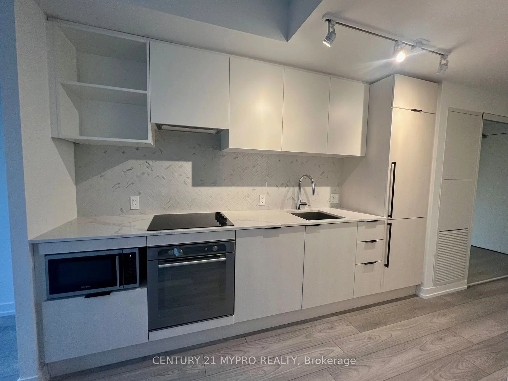 82 Dalhousie Street 1710, Toronto C08, On M5b 0c5