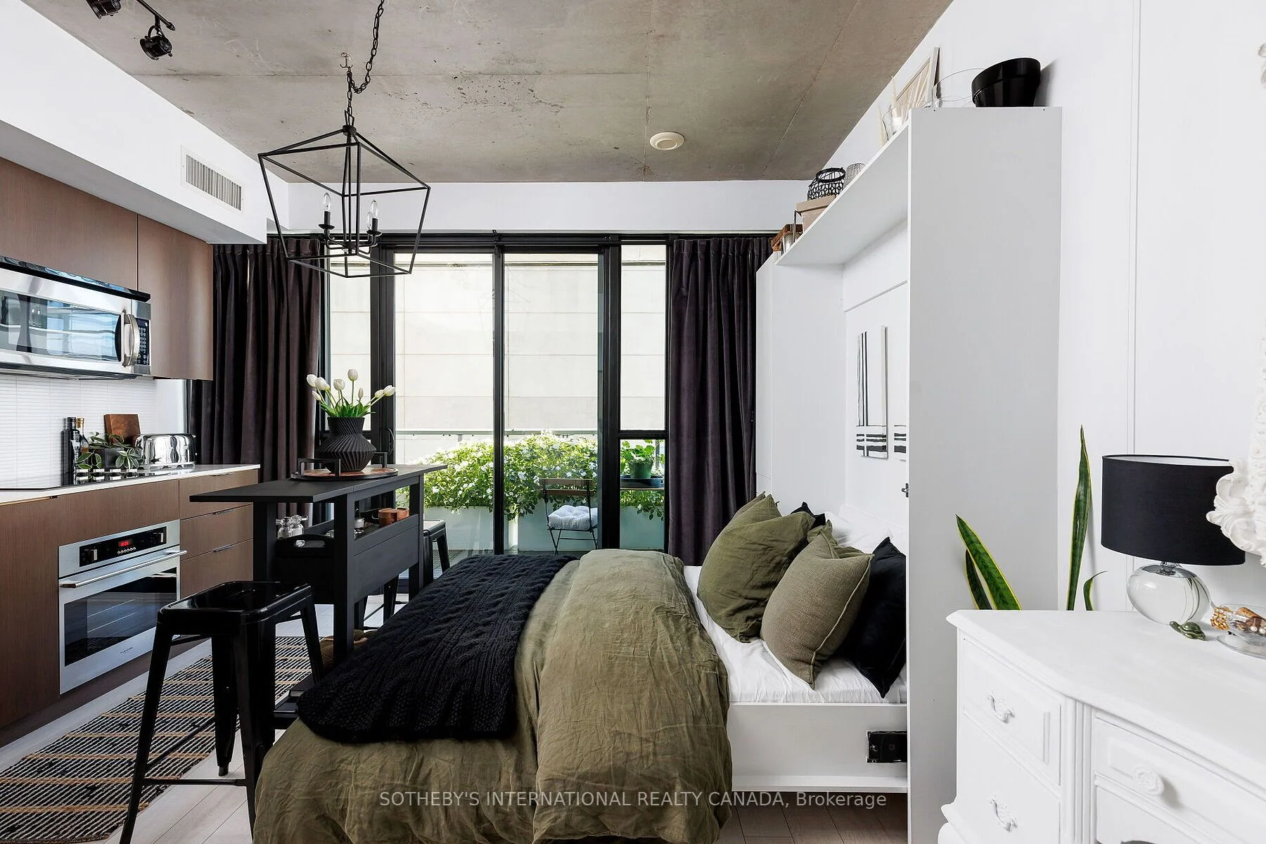 5 Hanna Avenue 223, Toronto C01, ON M6K 0B3