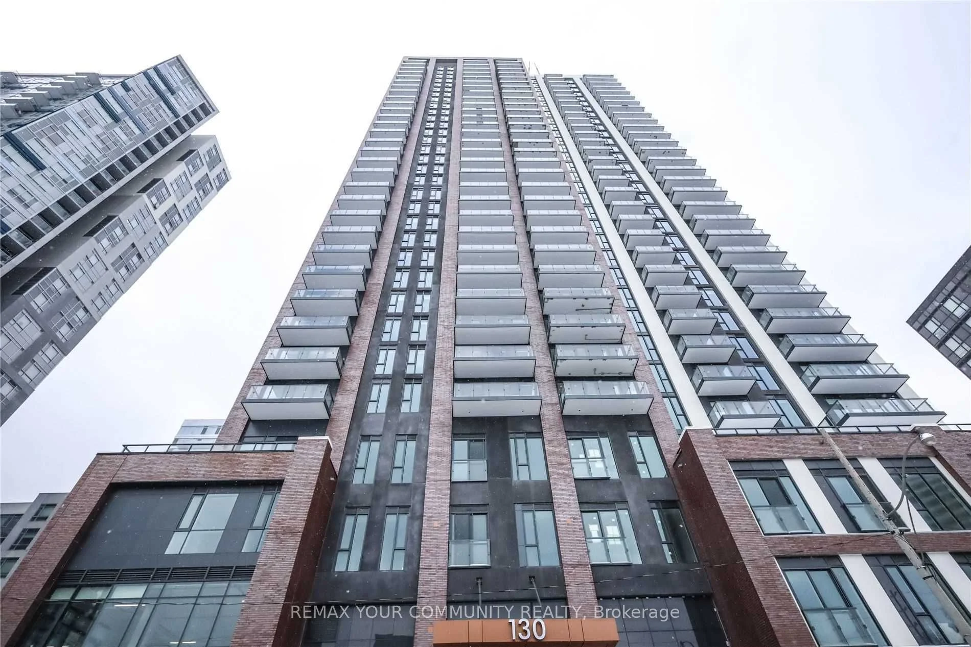 130 River Street 1004, Toronto C08, On M5a 0r8
