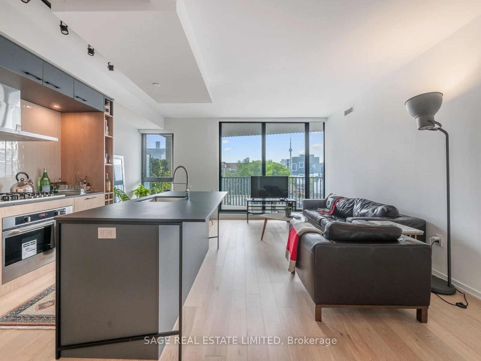 41 Dovercourt Road 404, Toronto C01, ON M6J 3C2