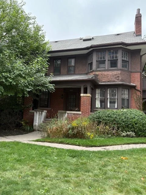 440 Avenue Road 101, Toronto C02, ON M4V 2H8