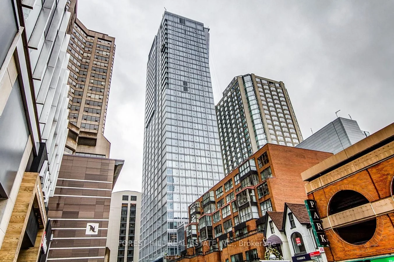 200 Cumberland Street 2602, Toronto C02, ON M5R 0B6