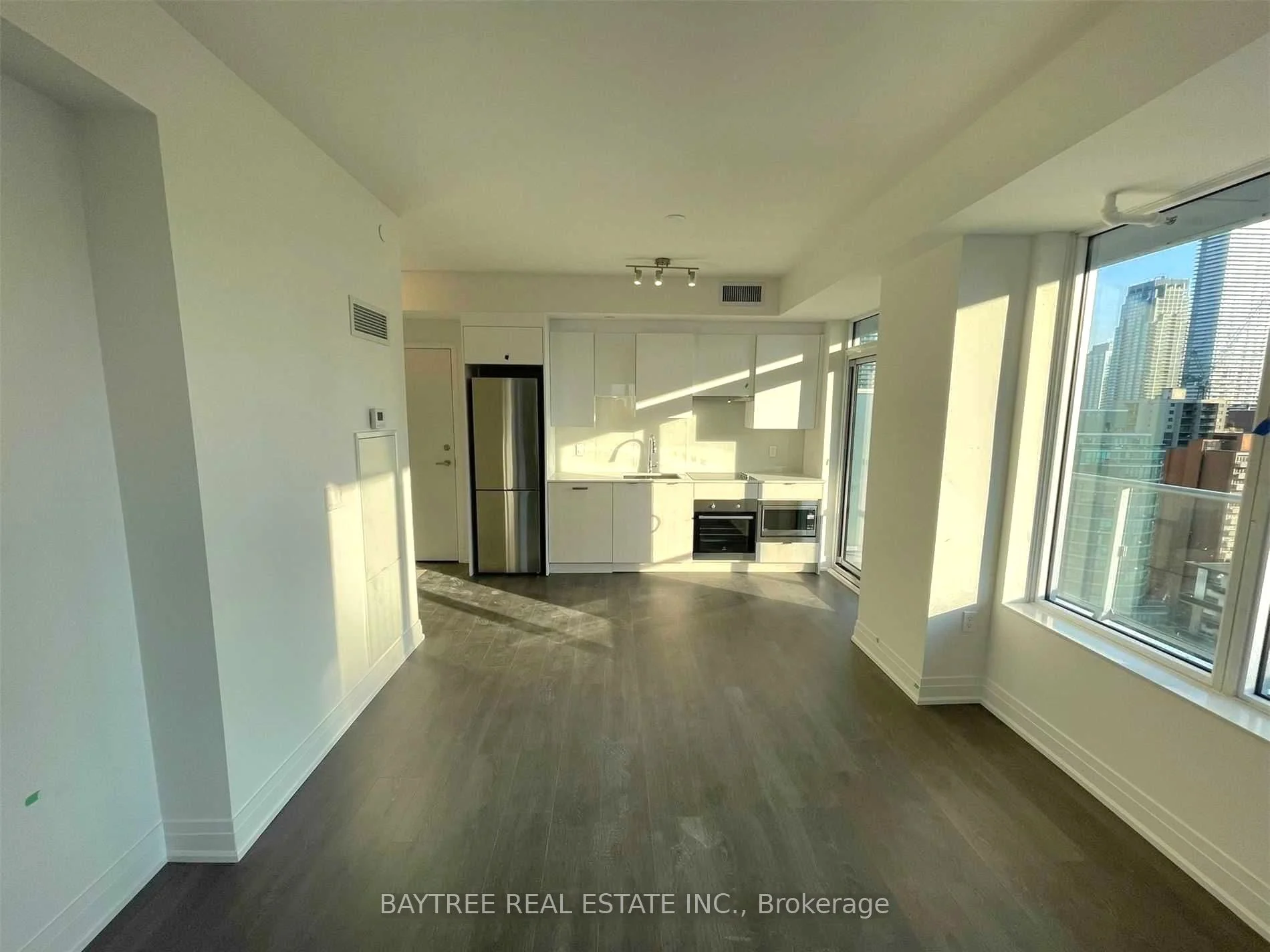 99 Broadway Avenue 3410 Nt, Toronto C10, ON M4P 0E3