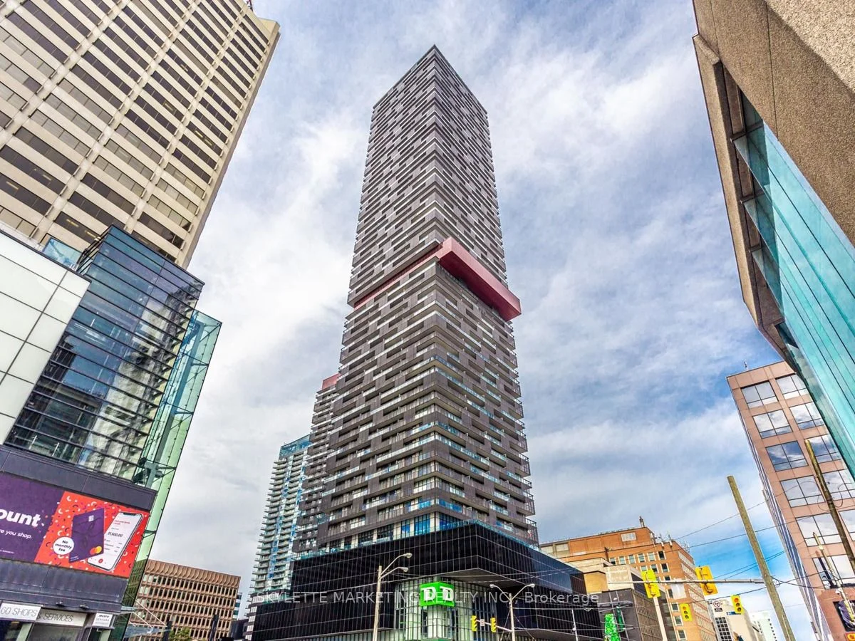 8 Eglinton Avenue E 2408, Toronto C10, ON M4P 1A6