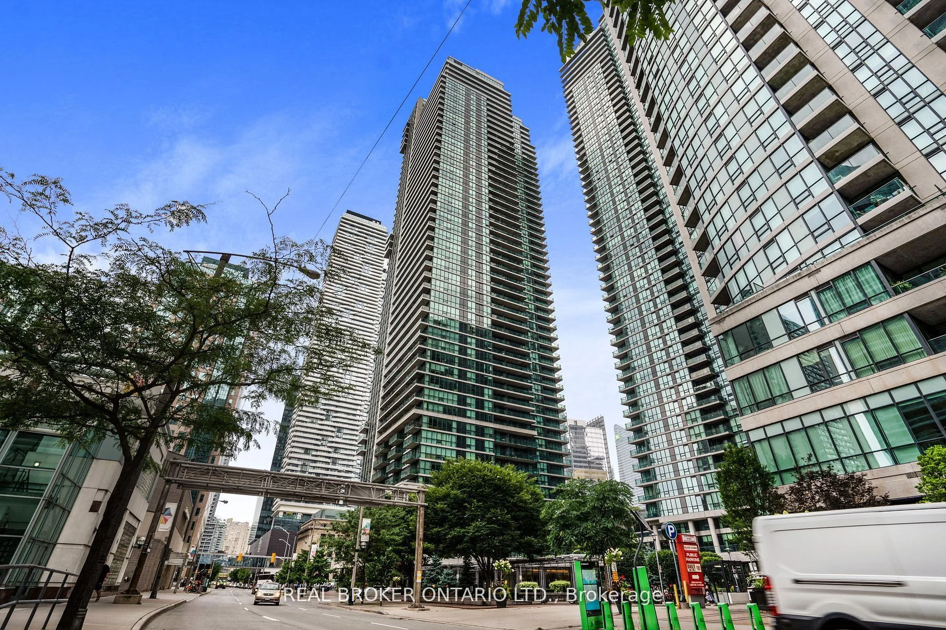 33 Bay Street 3610, Toronto C01, ON M5J 2Z3
