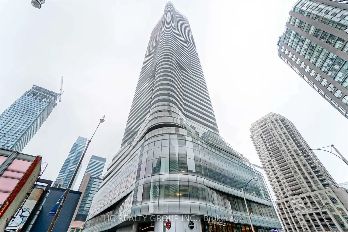 11 Wellesley Street W 5705, Toronto C01, ON M4Y 1E8