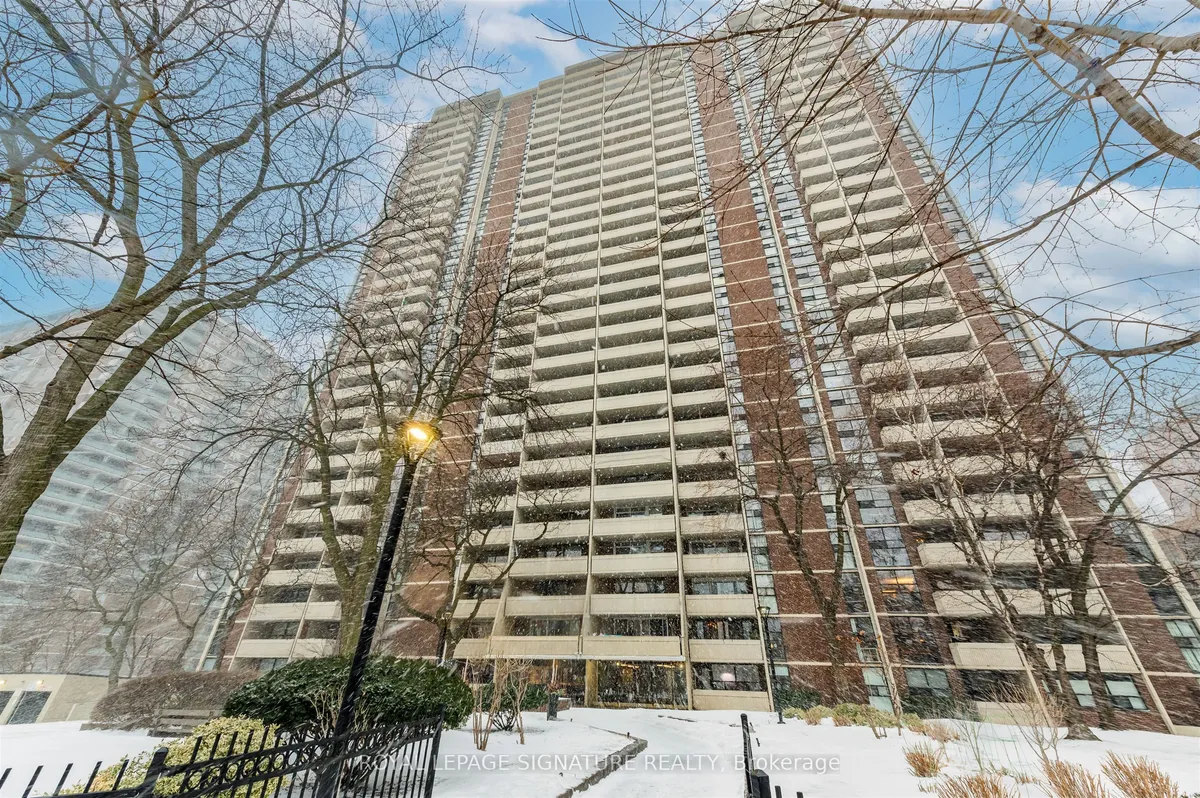40 Homewood Avenue 2108, Toronto C08, On M4y 2k2