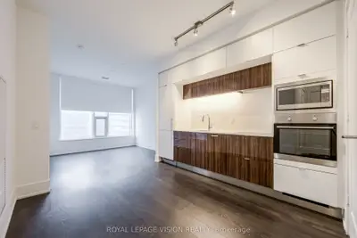 10 York Street 4913, Toronto C01, ON M5J 0E1
