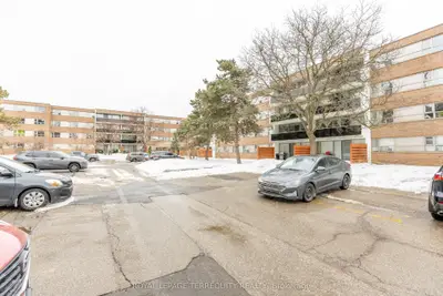 30 Sunrise Avenue 202, Toronto C13, ON M4A 2R3