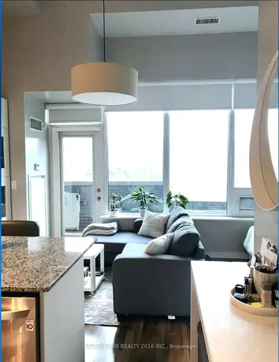 608 Richmond Street 811, Toronto C01, ON M5V 0N9