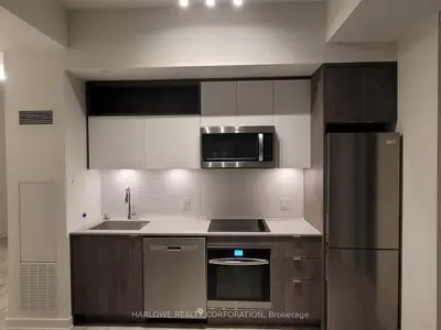 121 Lower Sherbourne Street 1746 SW, Toronto C08, ON M5A 0W8