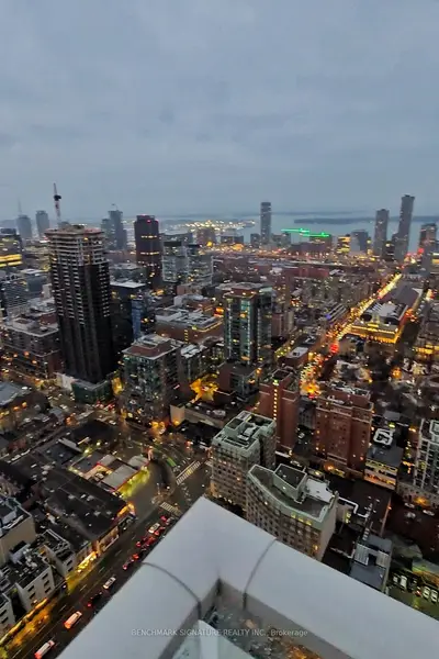 88 Queen Street E 5203, Toronto C08, ON M5C 0B6