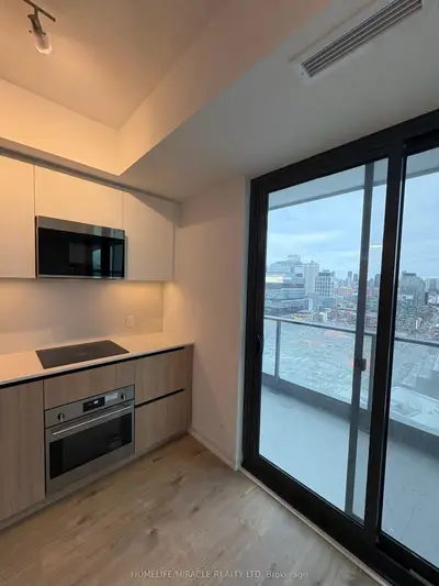 35 Parliament Street 2110, Toronto C08, ON M5A 1G1