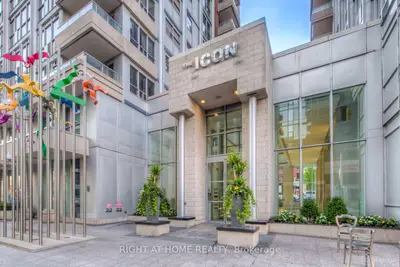 250 Wellington Street W 945, Toronto C01, ON M5V 3P6