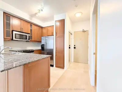18 Holmes Avenue 1308, Toronto C14, ON M2N 4L9