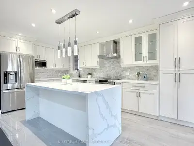 3 Mosedale Crescent, Toronto C15, On M2j 3a3