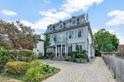 17 Teddington Park Avenue W APT 3, Toronto C04, ON M4N 2C4