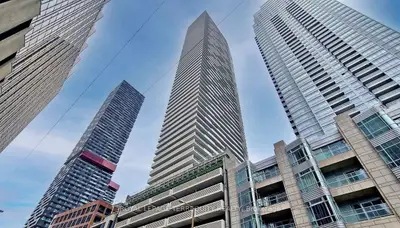 2221 Yonge Street 5105, Toronto C10, ON M4S 0B8