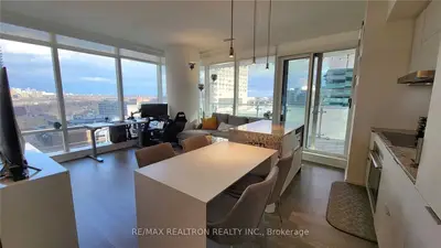 1 Bloor Street E 1301, Toronto C08, On M4w 0a8