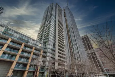 18 Yorkville Avenue 2001, Toronto C02, ON M4W 1L4