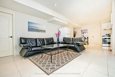 206 Kingsdale Avenue, Toronto C14, On M2n 3w9
