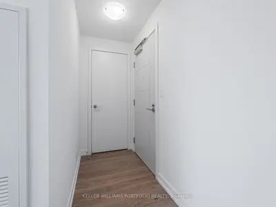 203 College Street 1702, Toronto C01, ON M5T 0C8