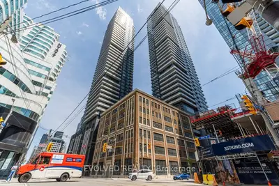 125 Blue Jays Way 3002, Toronto C01, ON M5V 0N5