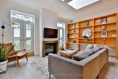 33 Price Street 45, Toronto C09, ON M4W 1Z1