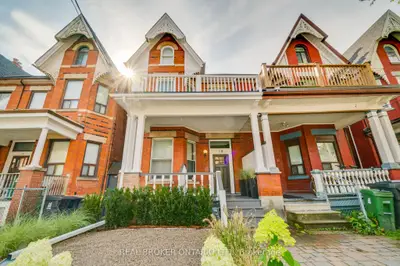 19 Grange Avenue A, Toronto C01, ON M5T 1C6