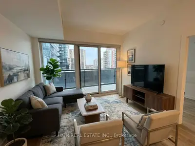 117 Broadway Avenue 702, Toronto C10, ON M4P 1V3