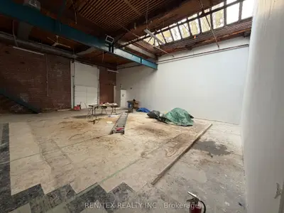 221 Sterling Road E 05, Toronto C01, On M6r 2b2