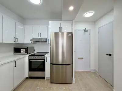225 Davisville Avenue 710, Toronto C10, ON M4S 1G9