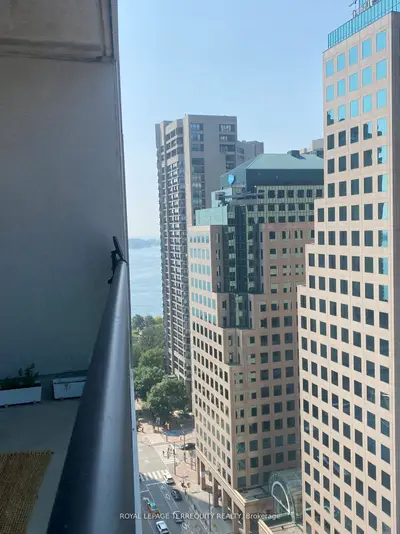 33 Bay Street 2313, Toronto C01, ON M5J 2Z3