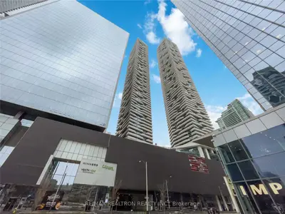 88 Harbour Street 6602, Toronto C01, ON M5J 0C3