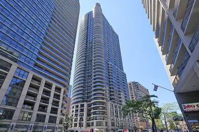 21 Carlton Street 507, Toronto C08, On M5b 1l3