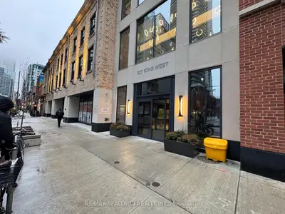327 King Street W 1303, Toronto C01, On M5v 0w7