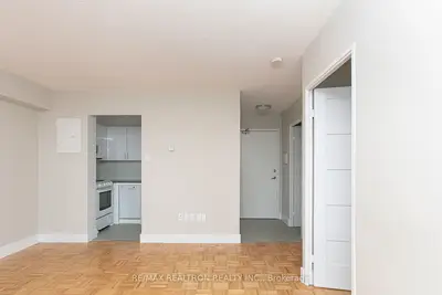 666 Spadina Avenue 206, Toronto C01, On M5s 2h8