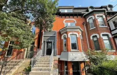 210 Carlton Street 102, Toronto C08, On M5a 2l1