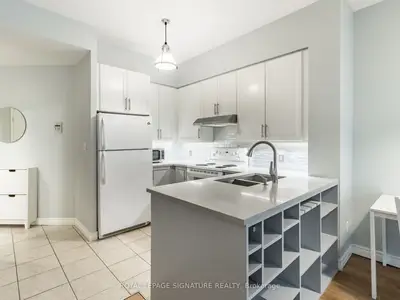 55 Bloor Street E 203, Toronto C08, ON M4W 3W6