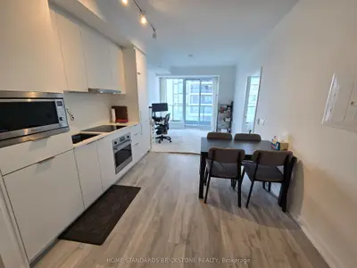 7 Golden Lion Heights N1306, Toronto C14, ON M2M 0C1