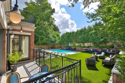 33 Stratheden Road, Toronto, On M4n 1e5