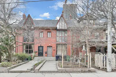106a Pembroke Street, Toronto C08, On M5a 2n8